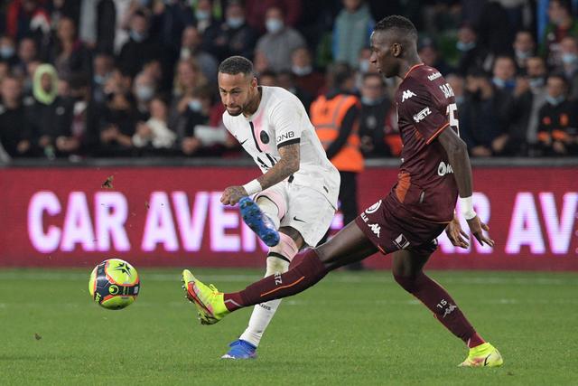 张镇麟30分辽宁轻取广州 高登44分四川负首钢