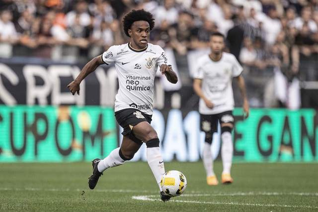 萨林杰32+15+11深圳胜上海 刘铮20分周鹏15分